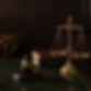 Erbrecht und Pflichtteil – Symbolbild mit Justitia-Waage, Richterhammer und Gesetzbüchern