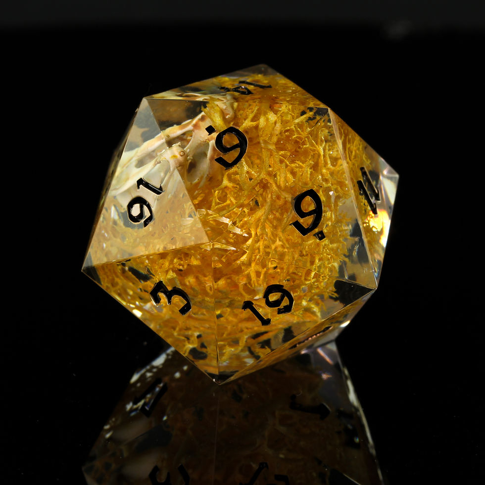Miniature : D20 de 40mm - "Crâne de Dragon avec mousse jaune"