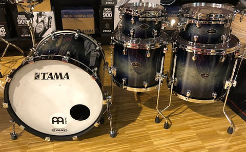 TAMA STARCLASSIC PERFORMER Birke/Bubinga 22“/10”/ 12“/16
Wochenendmietpreis