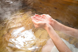 やわらかな肌ざわりの「光明石温泉」で、一日の疲れを癒す
