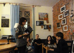 НунЭ читает стихи