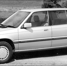 Rover 213 Vanden Plas (front/side)