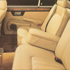 Daimler Double-Six Vanden Plas Series III (interior rear)
