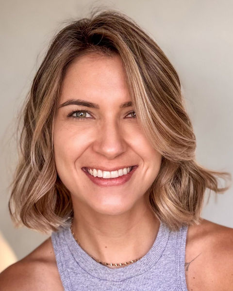 Corte Feminino -Salão de Beleza Praça Salão Bar