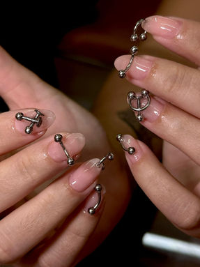 Manicure em campinas - Praça Salão Bar - Salão de Beleza