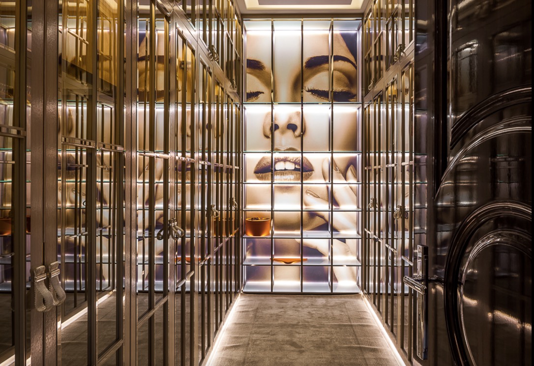 стеклянные полки с подсветкой