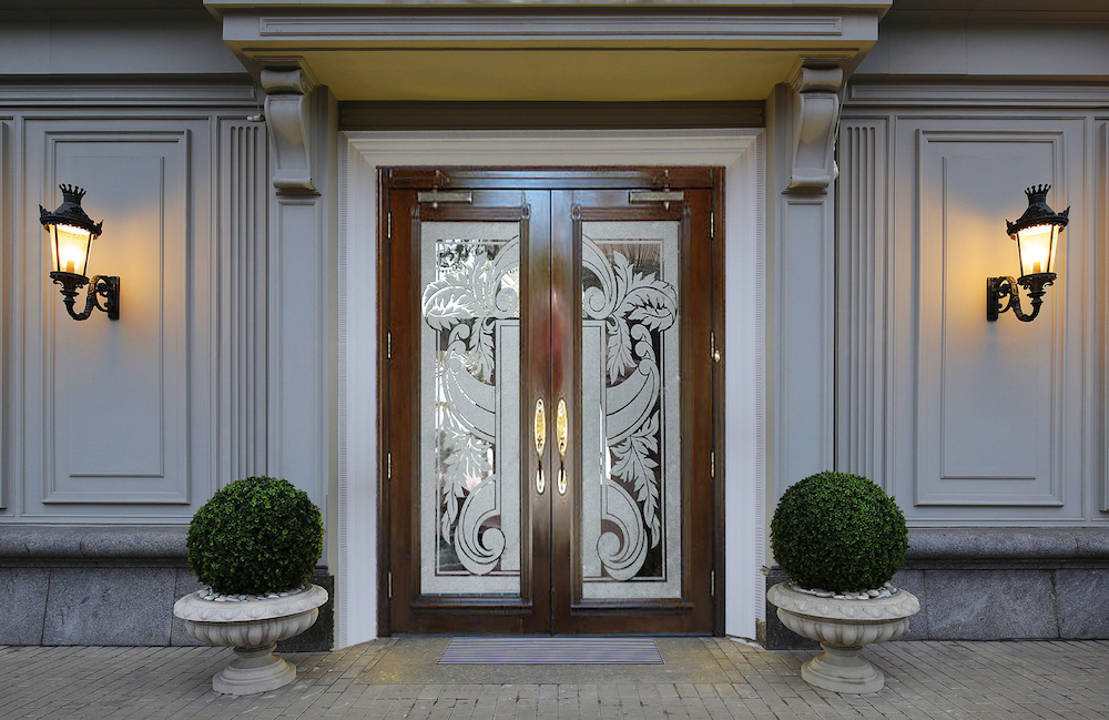 входная группа с витражами арт деко