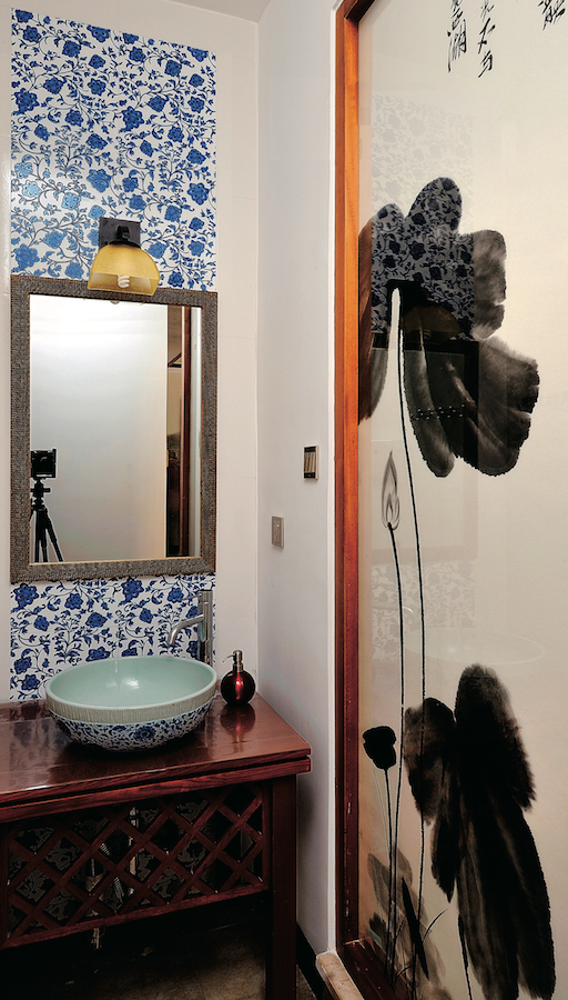 стеклянная перегородка в ваннуюс принтом