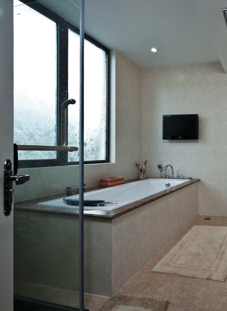 дверь душевой