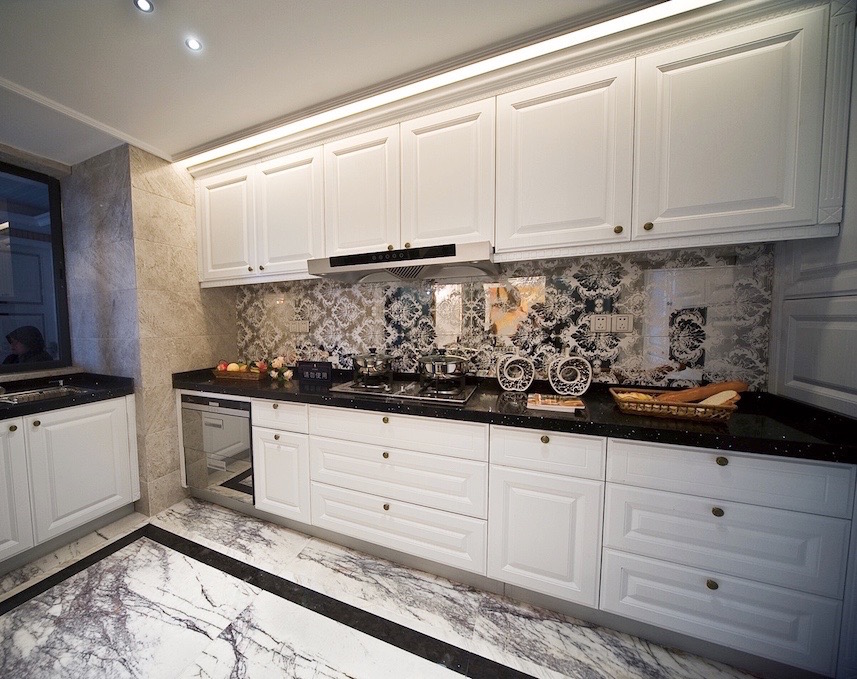 Фартук зеркало с орнаментом