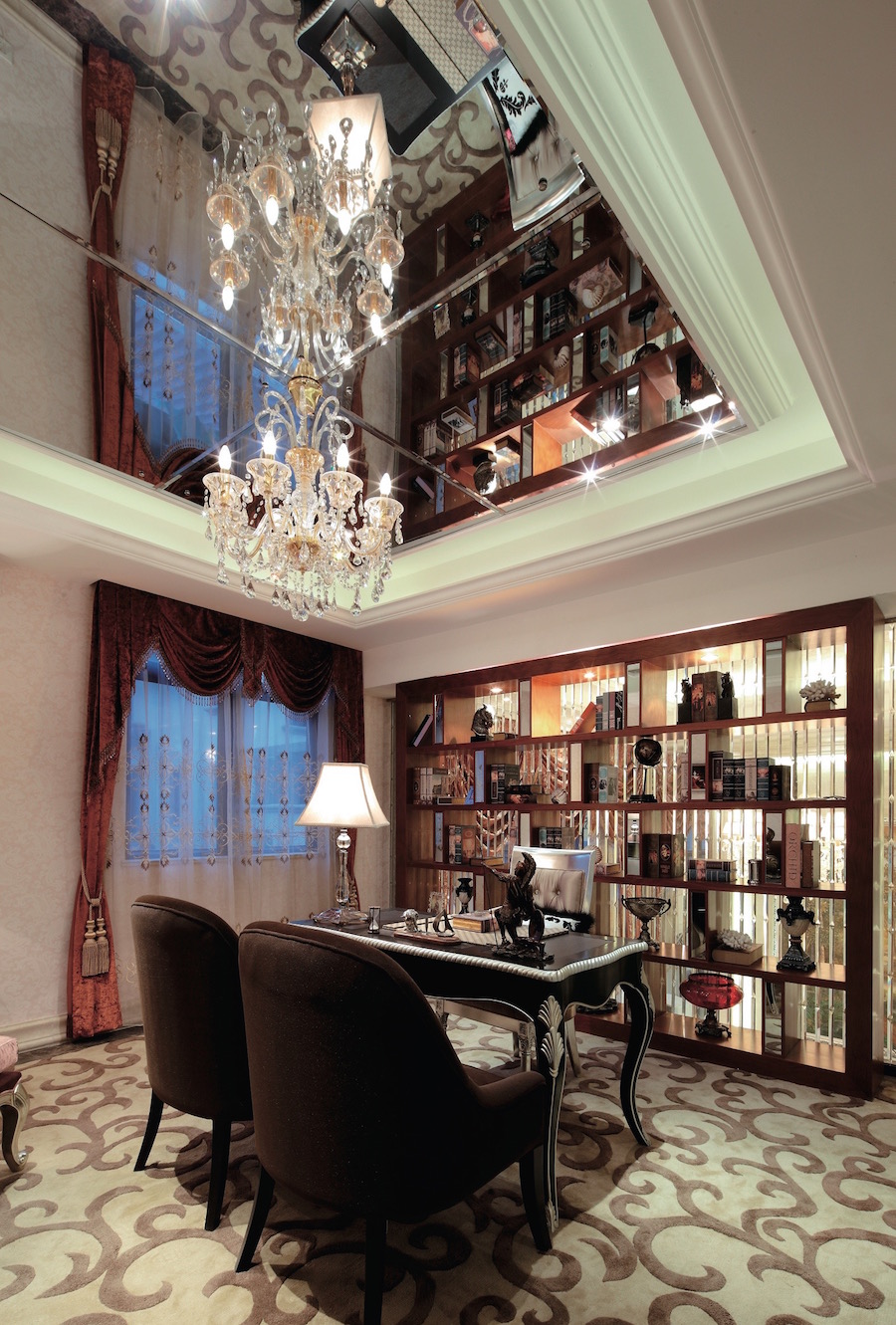 Зеркальный потолок "квадраты"