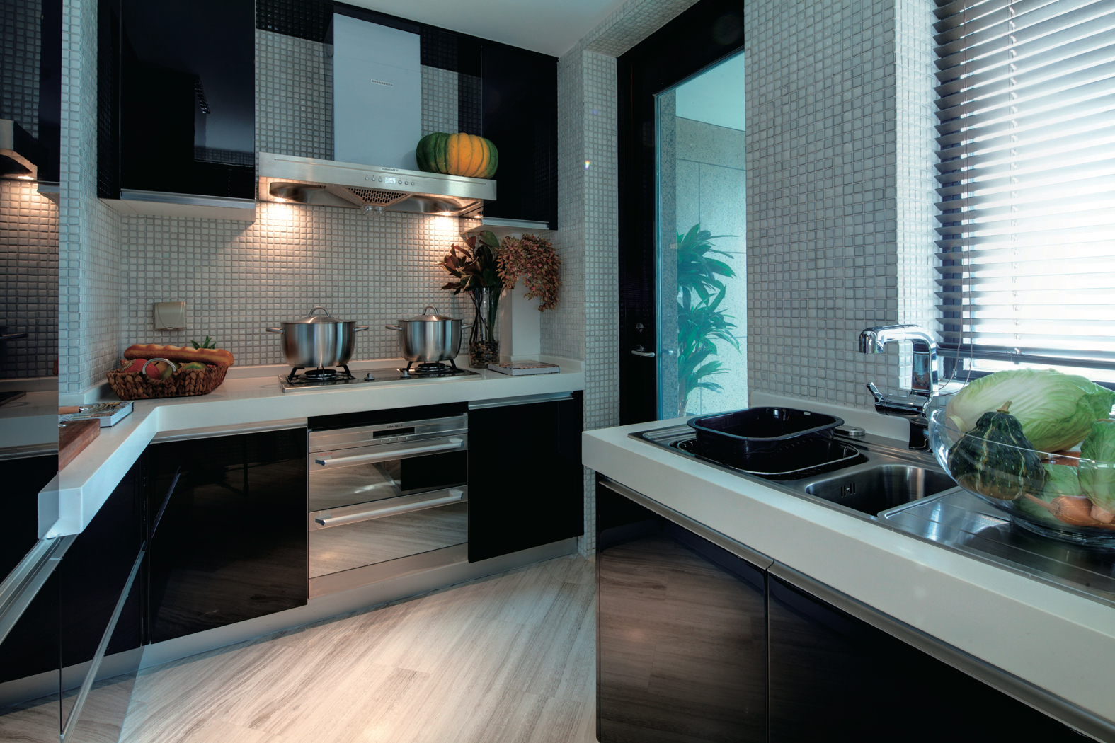 стеклянная дверь в кухню