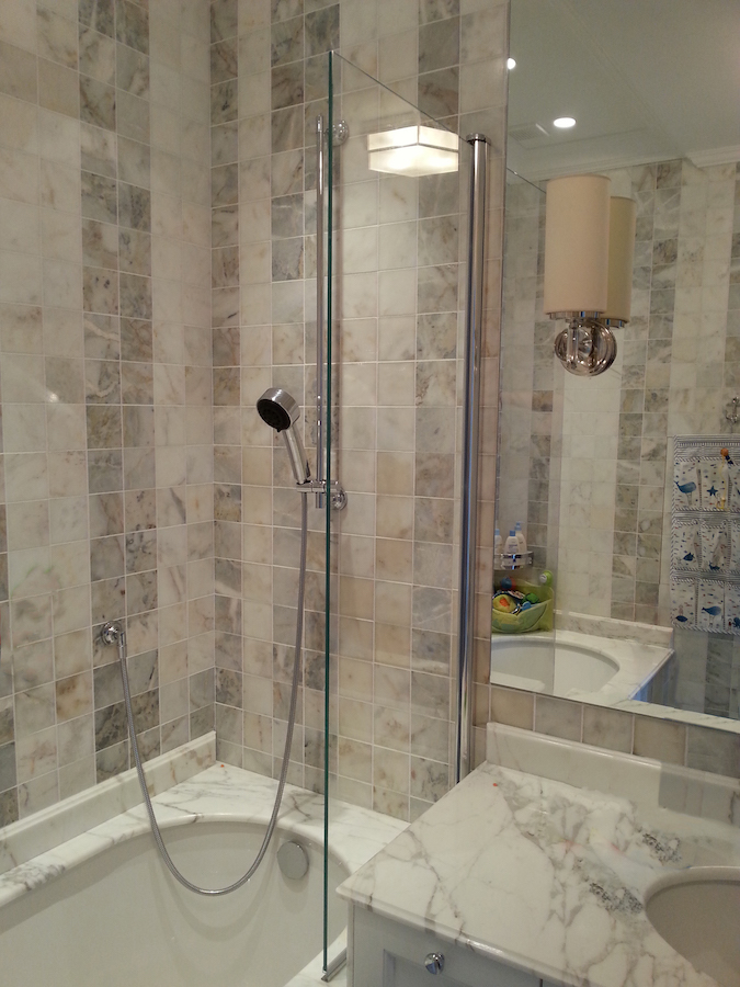 Экран для ванной в профиле