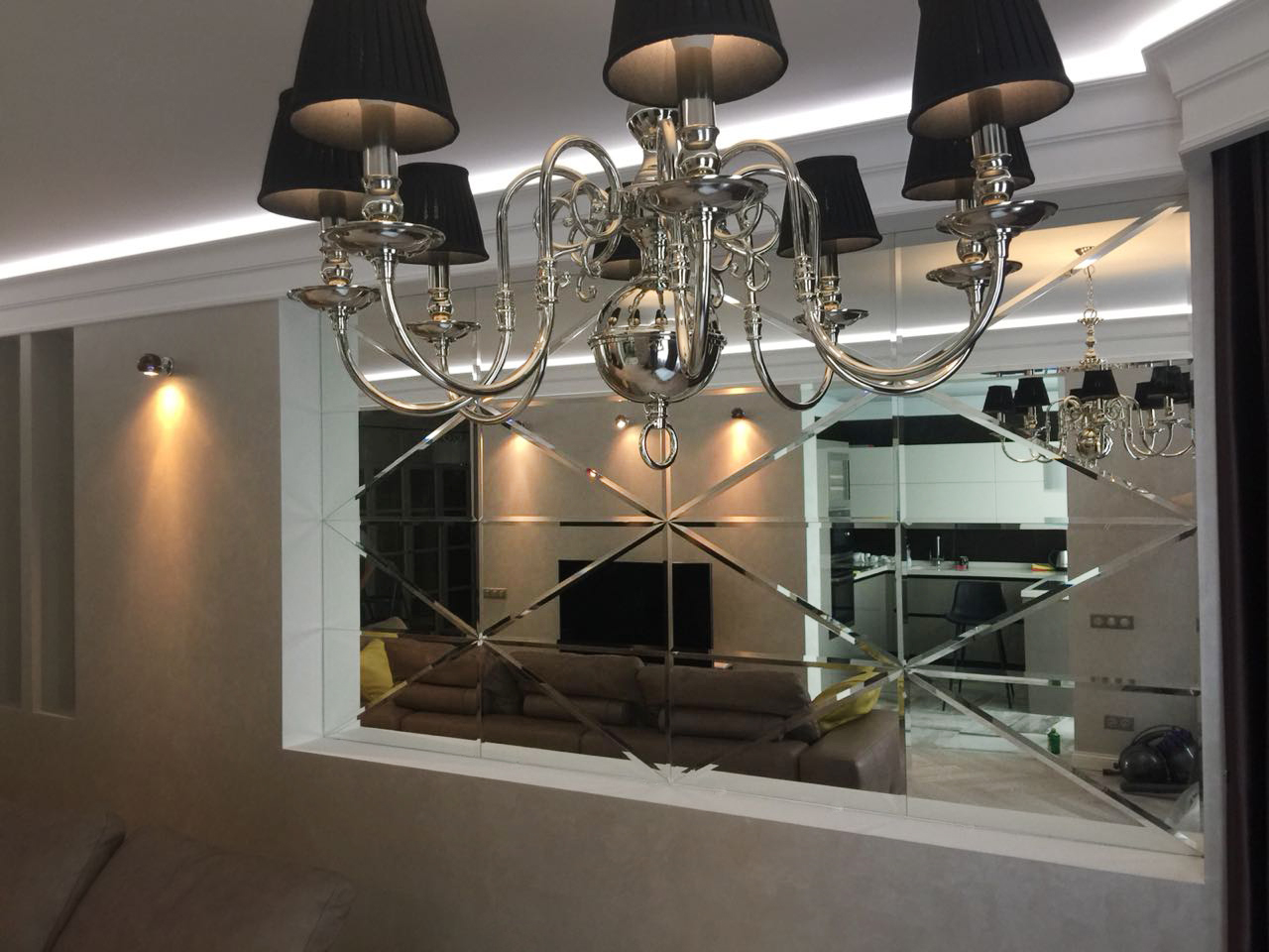 зеркальное панно треугольники