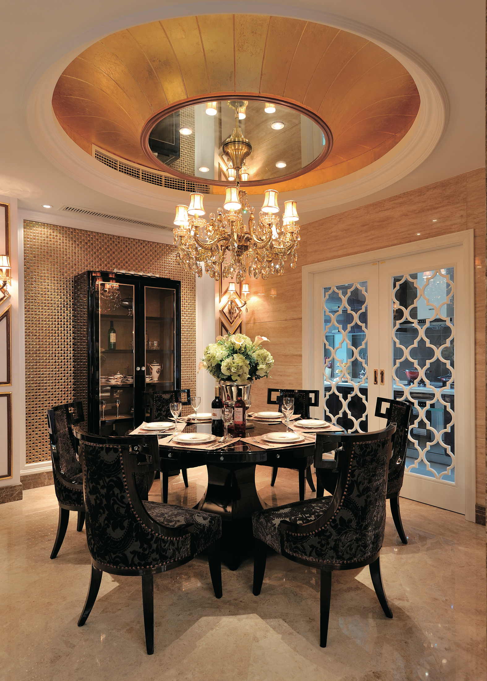 потолок под зеркало