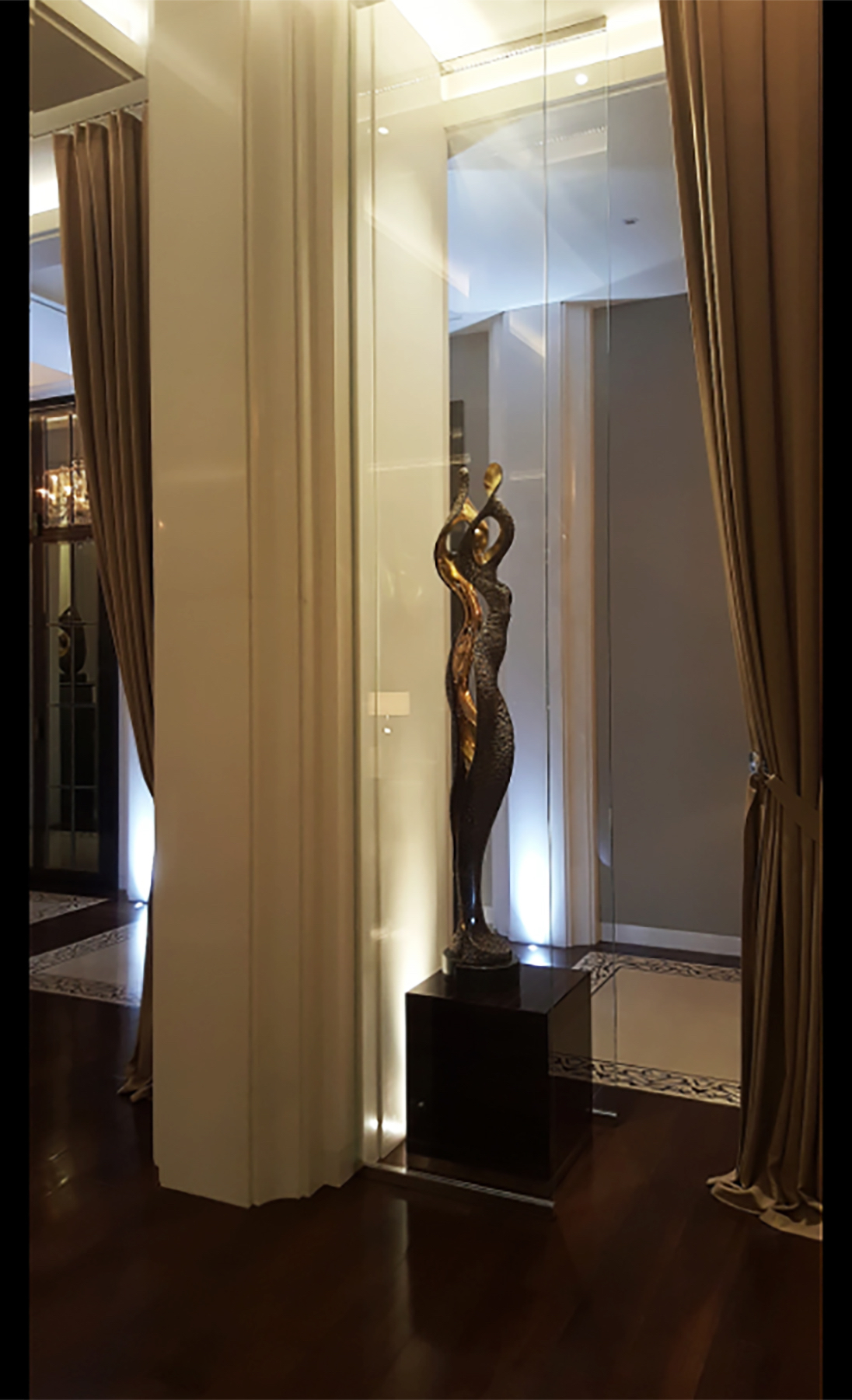 стеклянная перегородка музейная