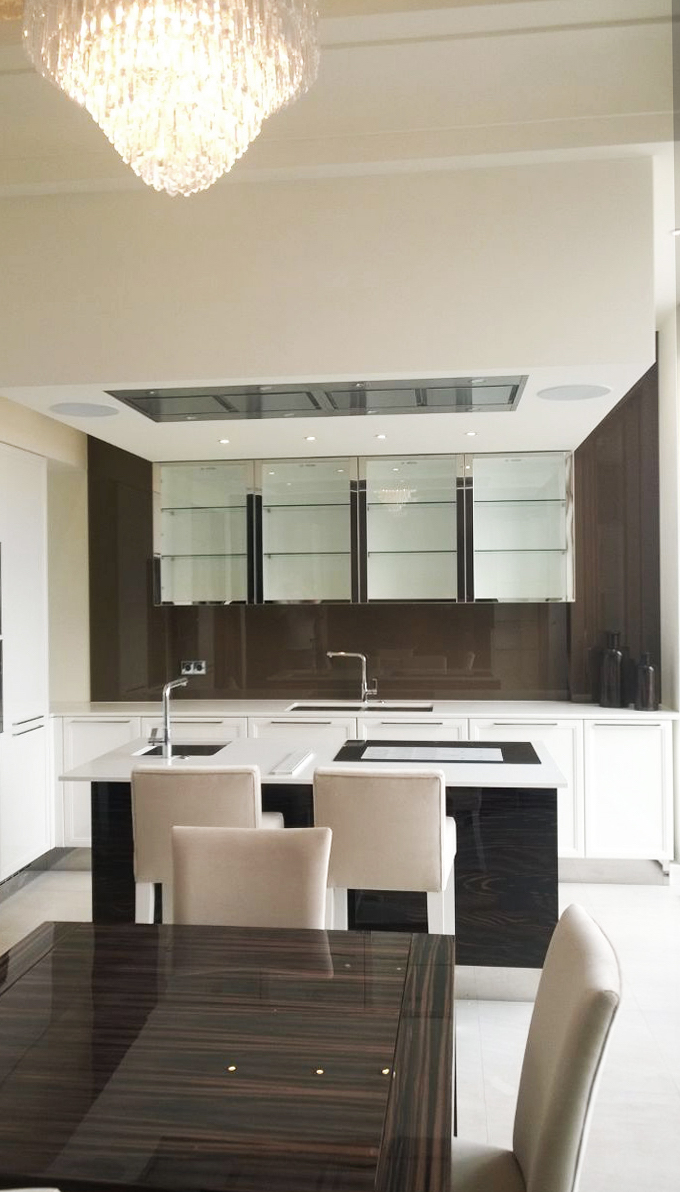 Стеклянный фартук кухни из крашенного стекла цвет Papaya_0