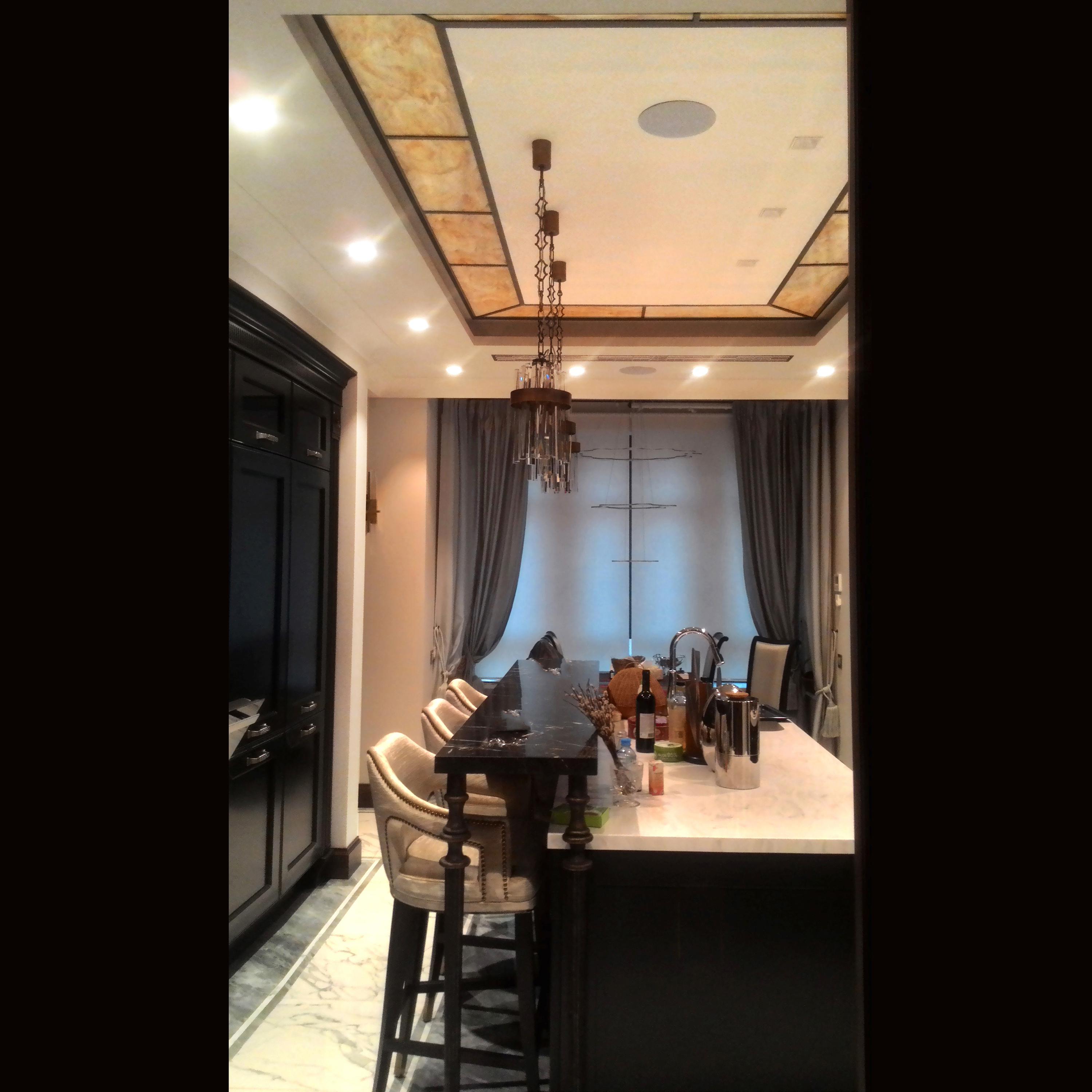 стекло под оникс на потолок