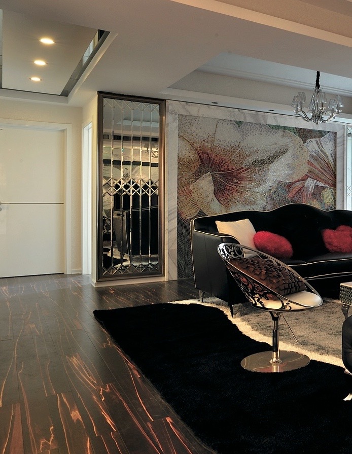 V-образная гравировка по зеркалу