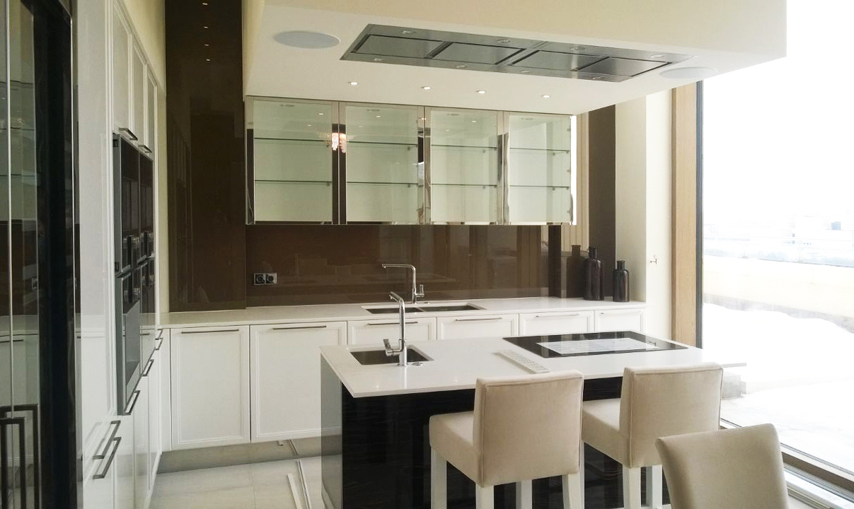 Стеклянный фартук кухни из крашенного стекла цвет Papaya