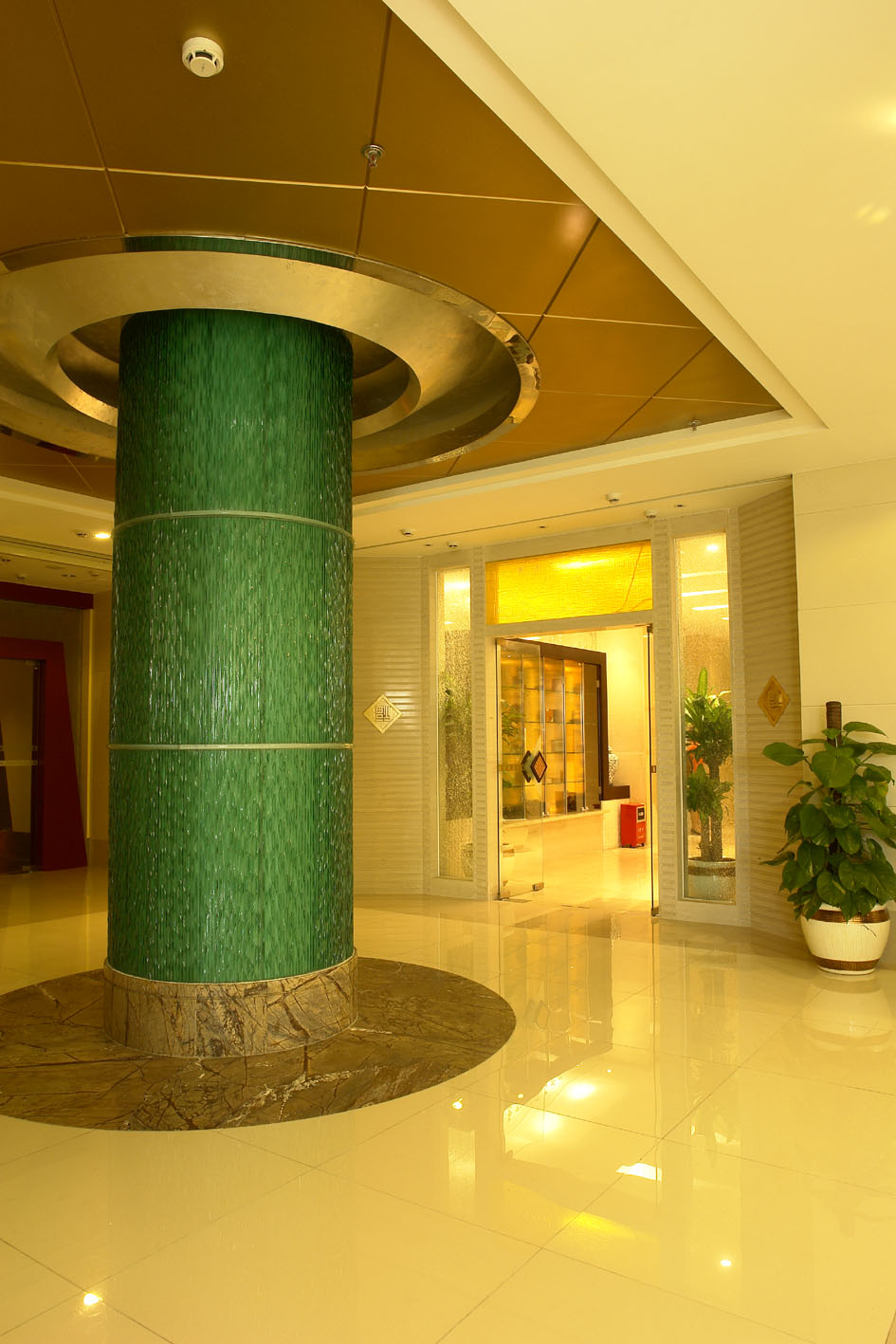 колонна из архитектурного стекла