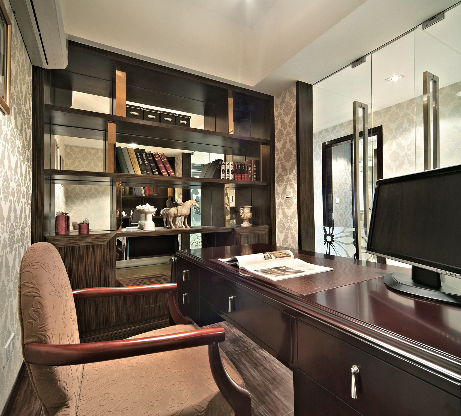 цельностеклянная перегородка