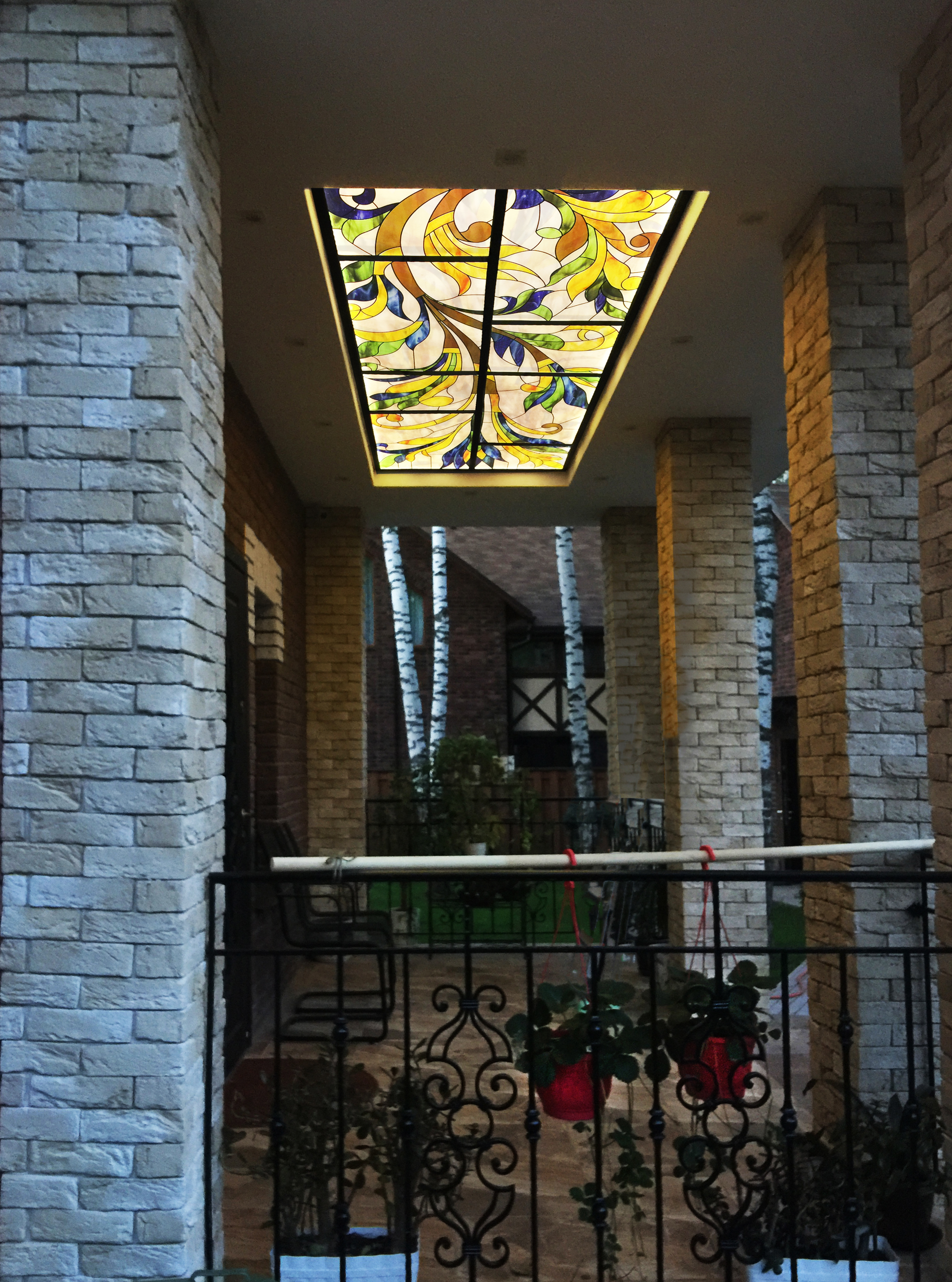 Уличный витраж с подсветкой