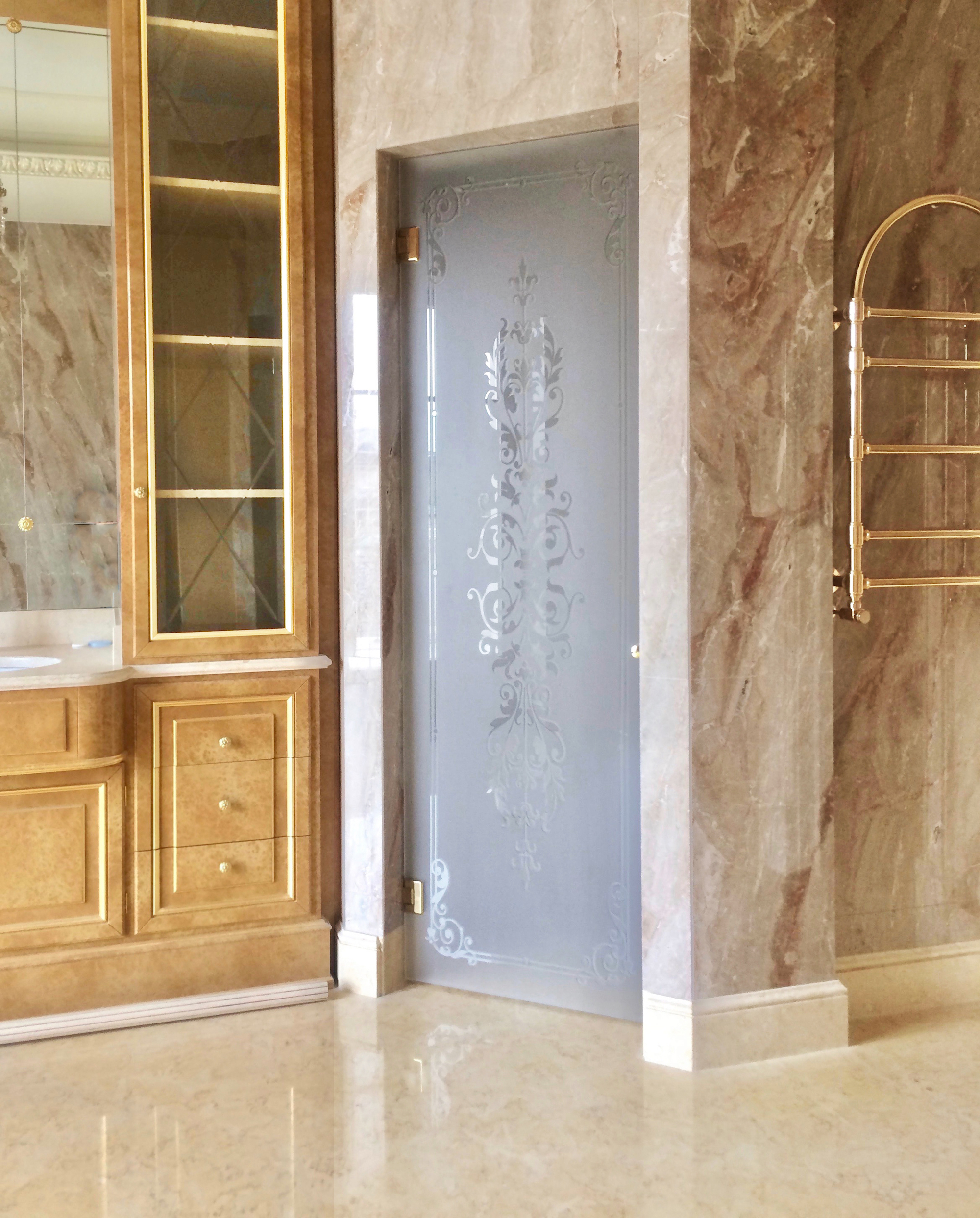 дверь душа с рисунком