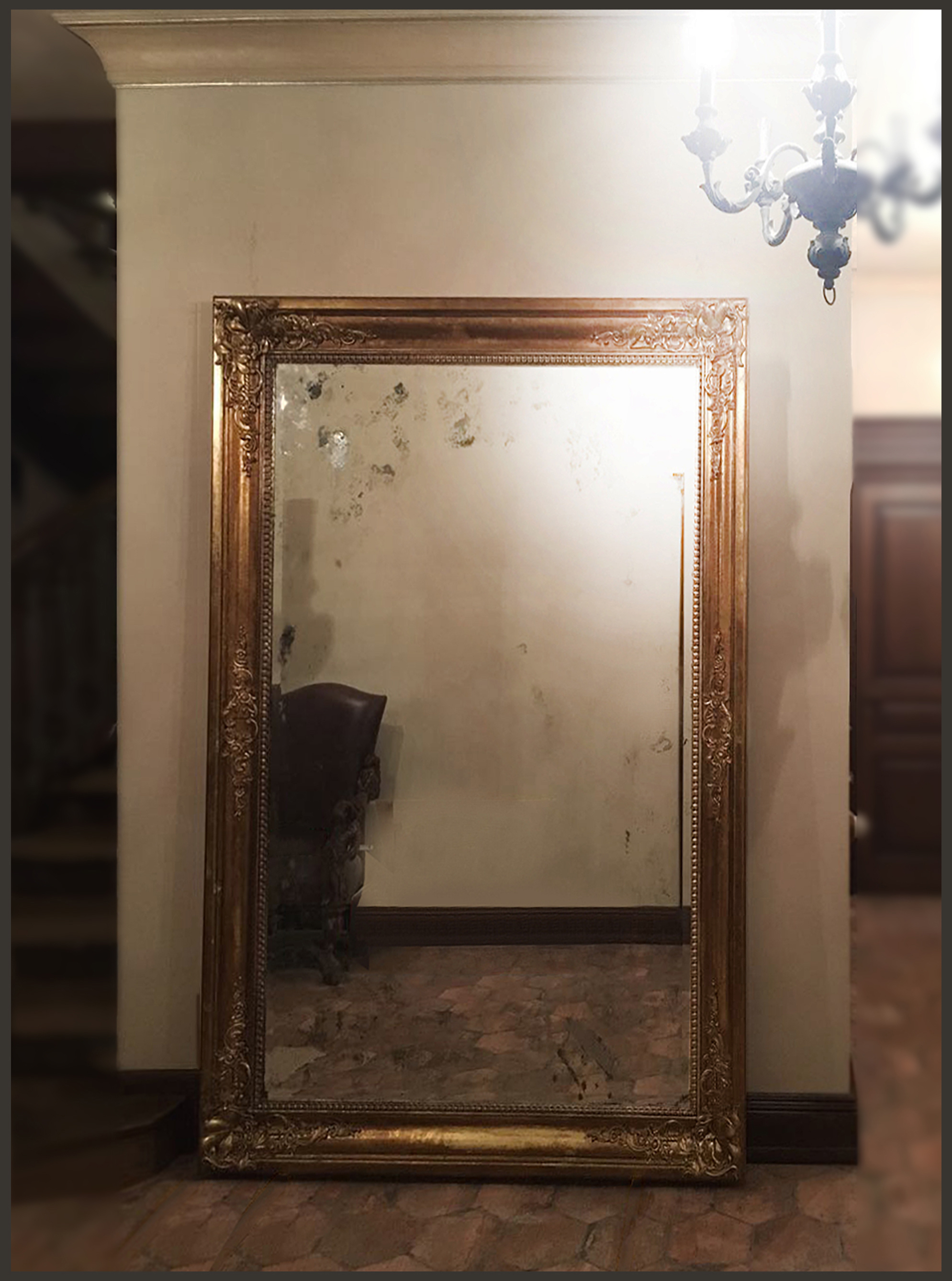 Состаренное зеркало в раме