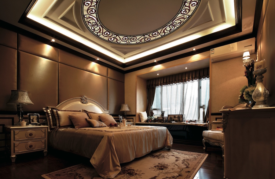 радиусный потолочный витраж