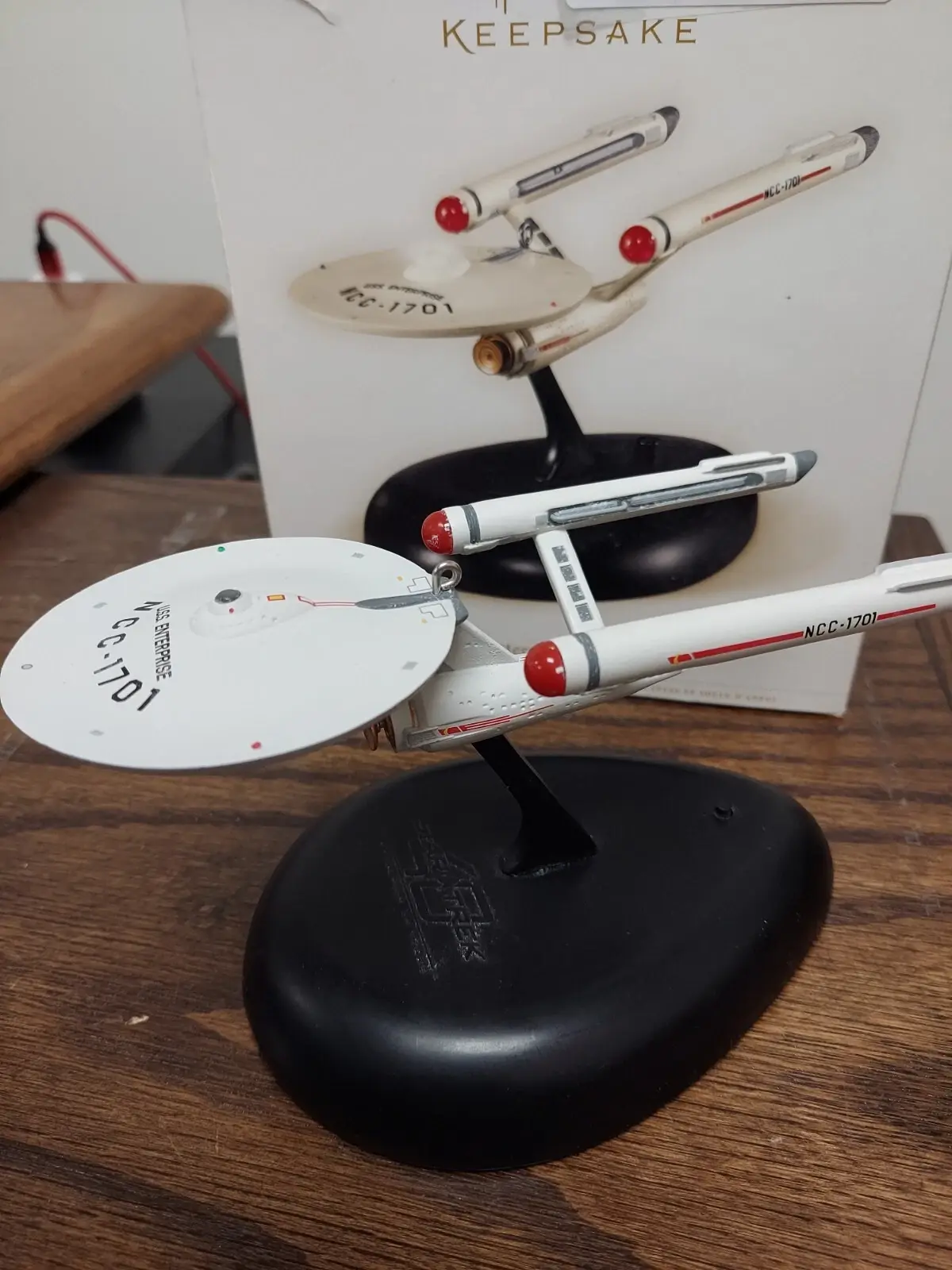 Hallmark Keepsake STAR TREK USS ENTERPRISE NCC 1701 Ornament