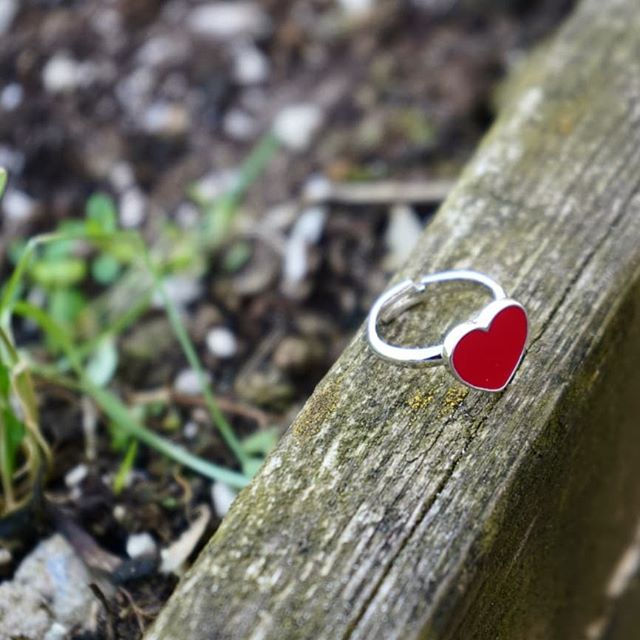 Miniatura: Anello con cuoricino smaltato
