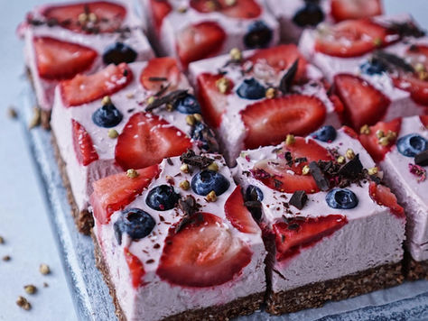 Frozen Strawberry Cheesecake with Chocolate Crust