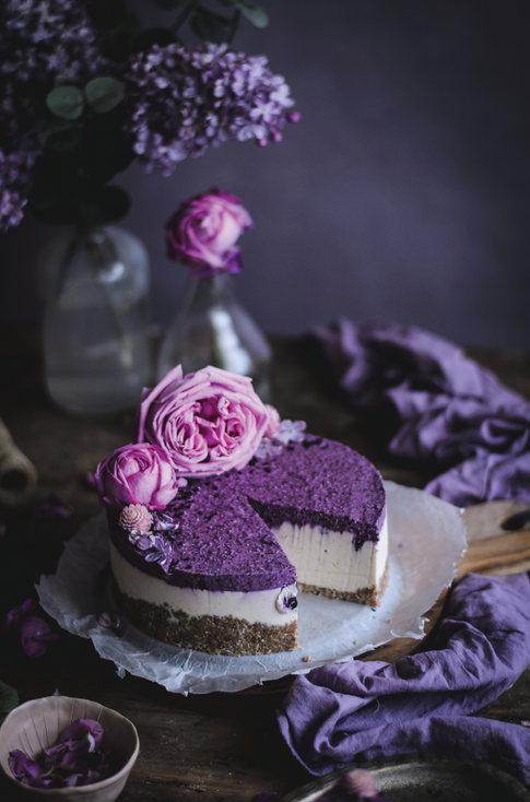 Raw Blueberry Vanilla Cheesecake