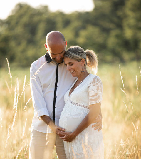 grossesse femme enceinte future maman enfants parents nouveau né nourrisson bébé shooting Isère grenoble bourgoin chambery vienne saint marcellin photographe séance photo famille maman papa
