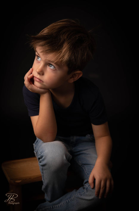 Portrait d'Enfants photo Isere Grenoble Voiron Isere saint marcellin bebe photographe Bourgoin beaurepaire saint marcellin chambery valence lyon la cote saint André