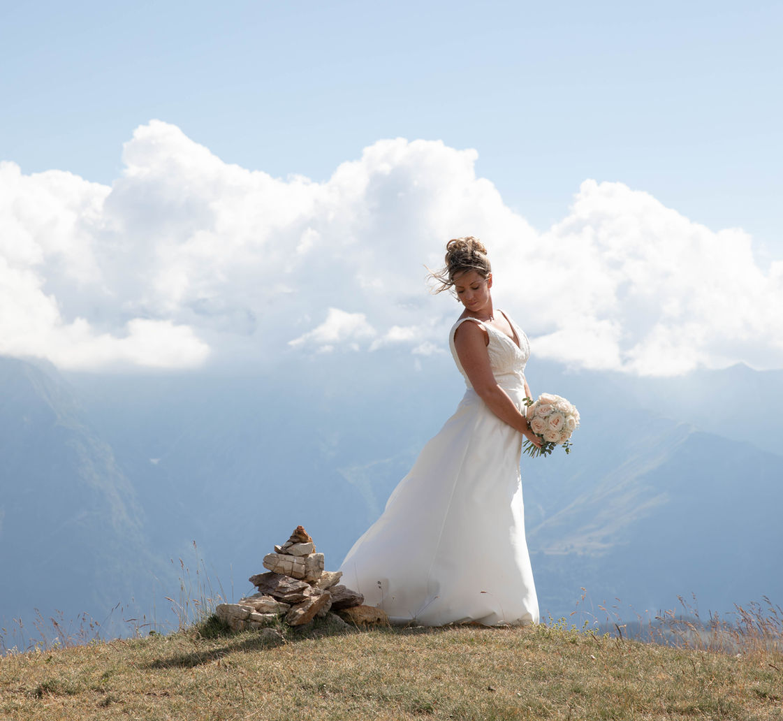 Mariage montagne champagne hélicoptère mariés amour Voiron Grenoble oisans Mariage montagne champagne hélicoptère mariés amour Voiron Grenoble oisans photographe