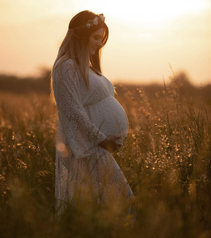 grossesse femme enceinte future maman enfants parents nouveau né nourrisson bébé shooting Isère grenoble bourgoin chambery vienne saint marcellin photographe séance photo famille maman papa
