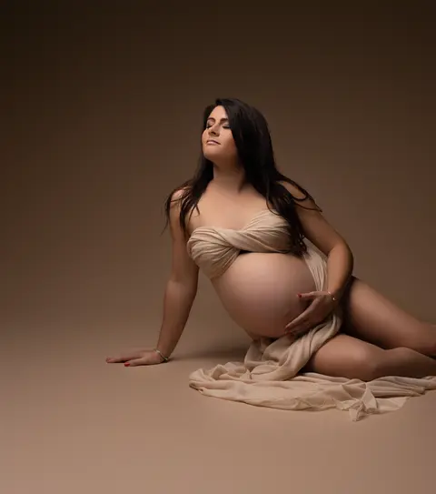 grossesse femme enceinte future maman enfants parents nouveau né nourrisson bébé shooting Isère grenoble bourgoin chambery vienne saint marcellin photographe séance photo famille maman papa studio