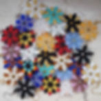 Blüten Ohrringe Huichol Stil aus Rocailles Perlen – viele Farben