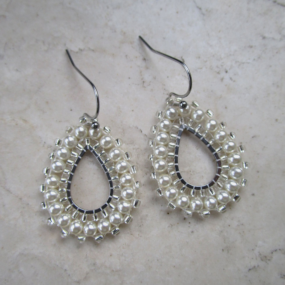 Tropfen Ohrringe Weiß Silber mit Glaswachsperlen – elegant