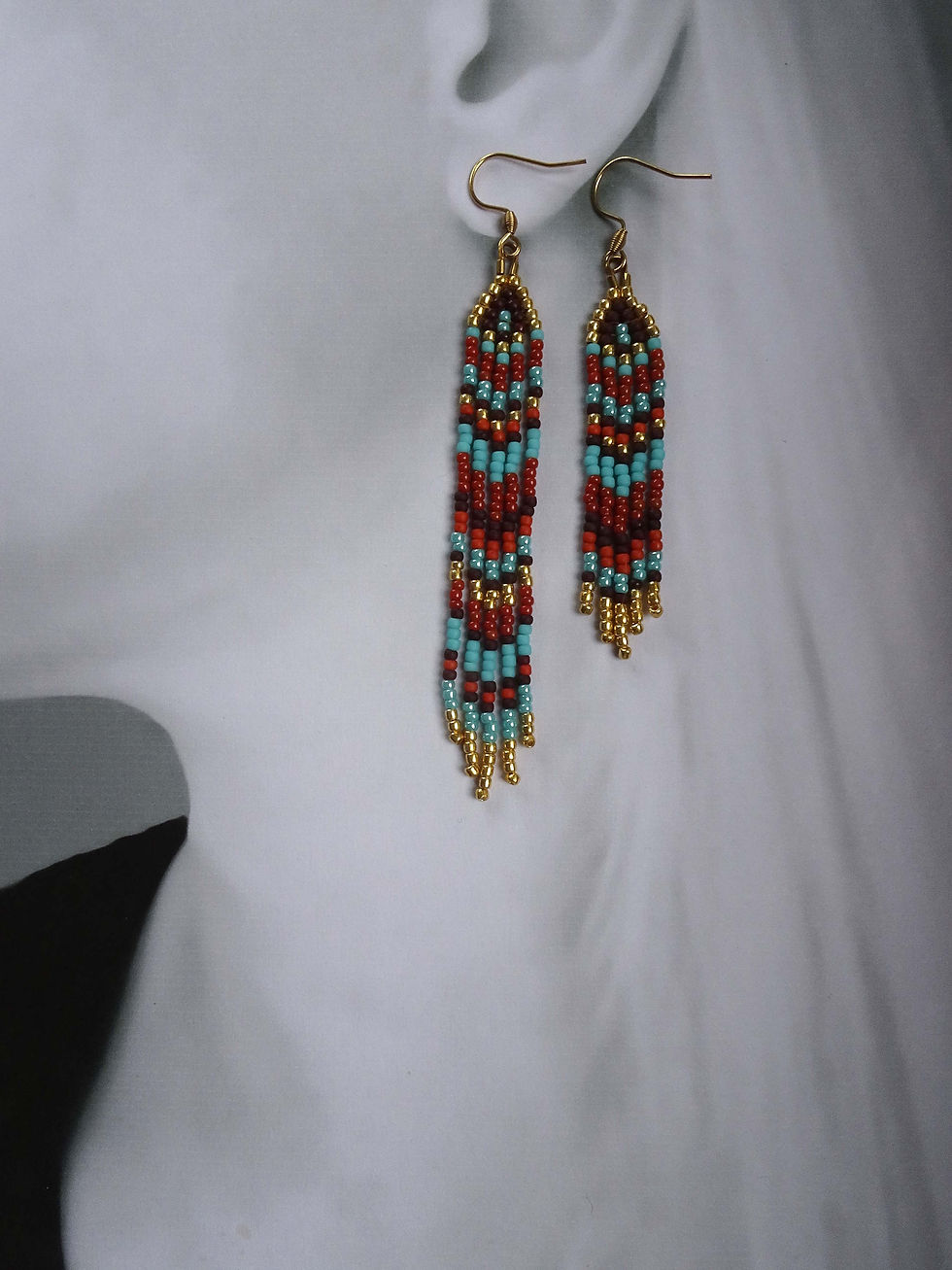 Miniaturbild: Schmale Fransen Ohrringe Braun Türkis Gold – Boho Style in kurz & lang