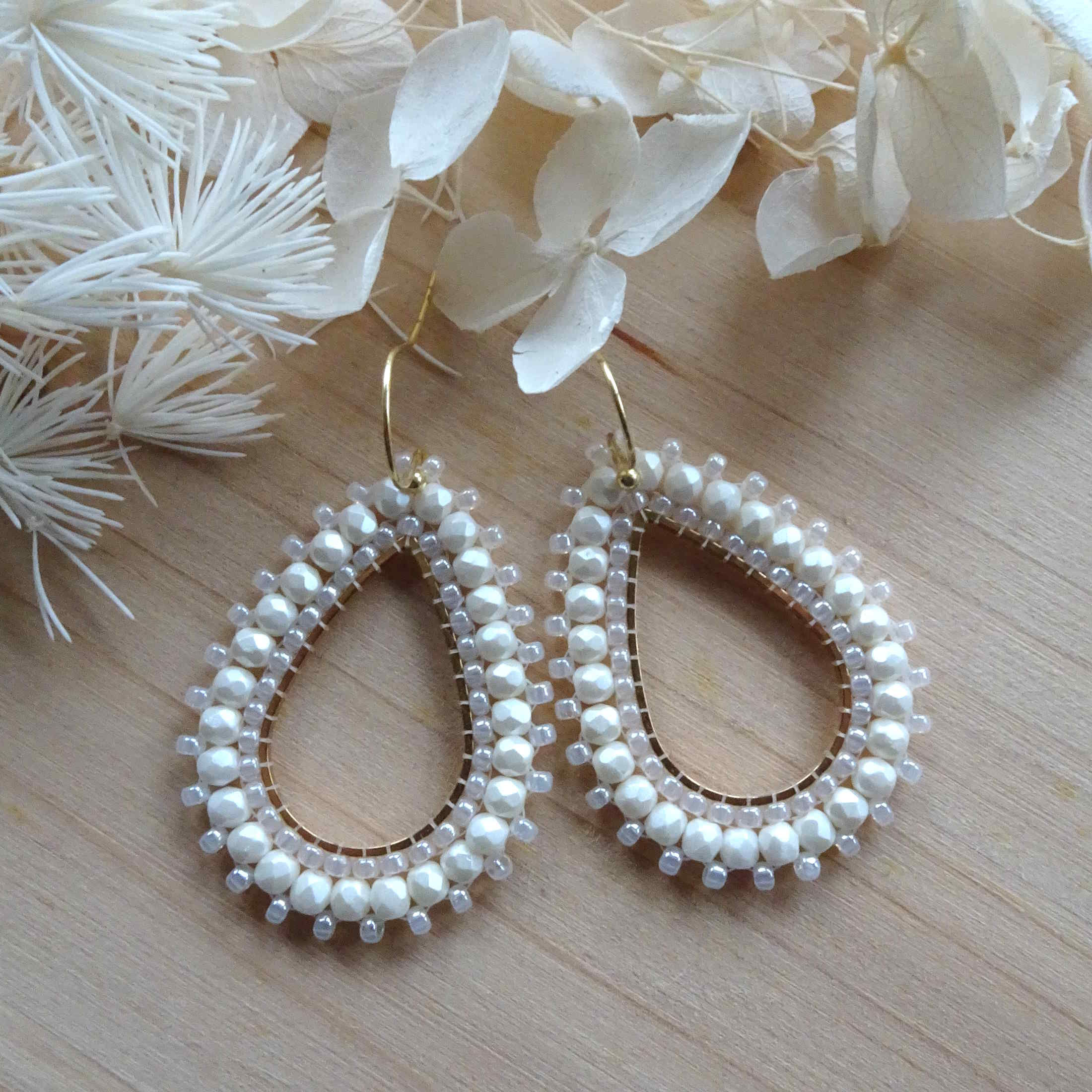 Statement Tropfen Ohrringe Creme Gold – Große Perlenohrringe Boho