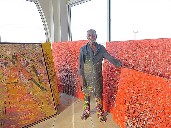 Abade Glover dans son atelier