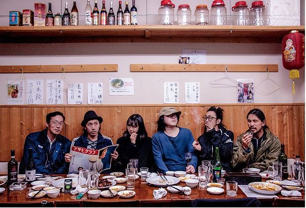 Les six membres de Chim↑Pom, 2019 ©Chim↑Pom, Photo Yamaguchi Seiha