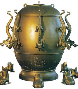 Vase sismographe de Zhang (réplique) 張衡の地動儀(模型)