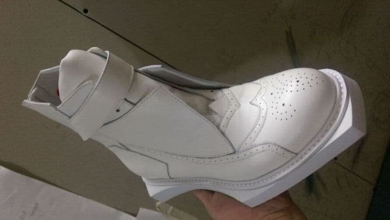 Thumbnail: Leather Runway Vintage Cow Ankle Boots Men Carved High-Top Brogue Shoes 