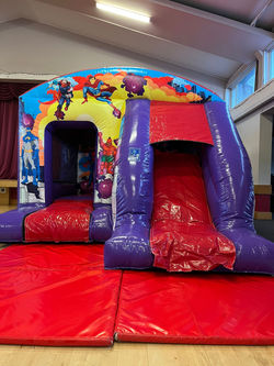 Super Hero Castle 15 x 18 Foot (2)