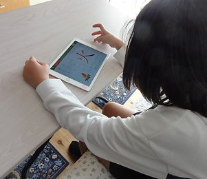 女タブレット