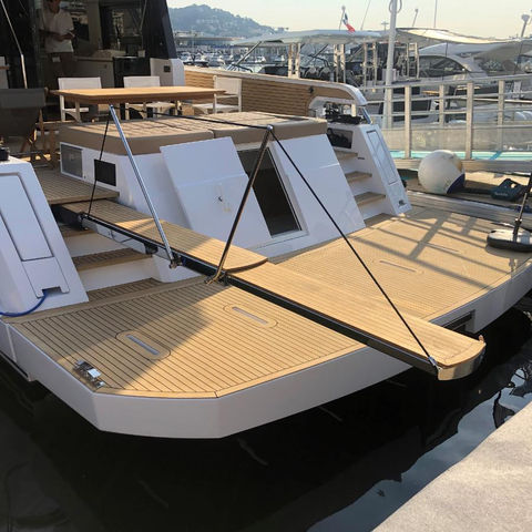 Luxury yacht Besenzoni Gangway installer